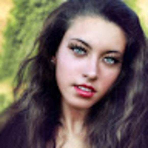 Meet your Posher, Andrea - Picture 1 of 1